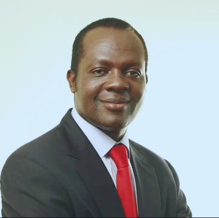 Tuko_co_ke's tweet photo. Raphael Tuju's special message to Embakasi East MP Babu Owino at Prof. George Magoha burial ceremony:
"Babu Owino, you will have to tell me what you do to people so that you are so popular. Whatever you do, teach some of us."
#tukonews #Magoha #Siaya https://t.co/v5NQp47u9r