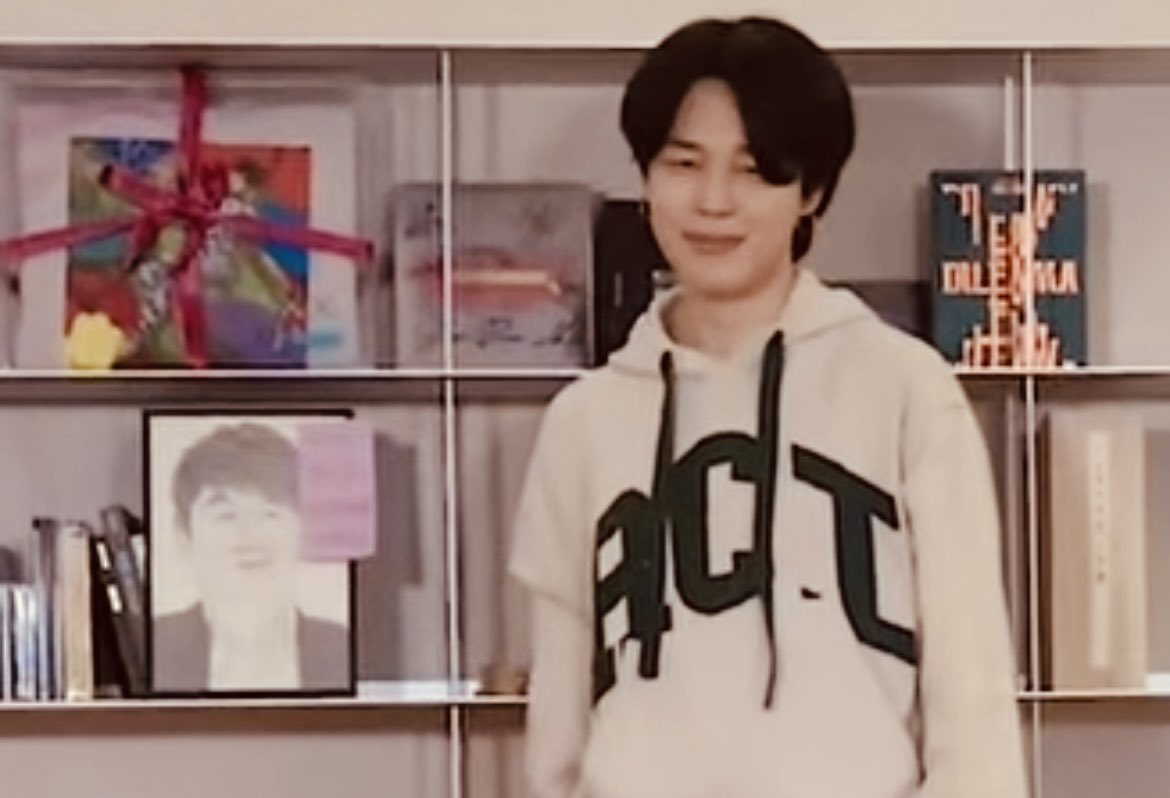 btstanniies's tweet photo. Jimin copying bang pd face at the end sfbghhtgb

JIMIN IS COMING
PJM1 IS COMING 
#BTSJIMIN
https://t.co/NMZl1vU9Ht