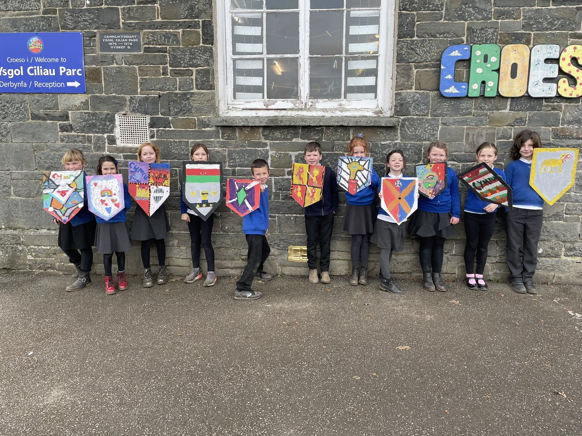 YsgolCiliauParc's tweet photo. Cafodd dosbarth Gwalia llawer o hwyl yn cwblhau eu prosiect Cestyll yr wythnos hyn! ๐ฐ #dosbarthGwalia #cestyll https://t.co/HSPGheREoB