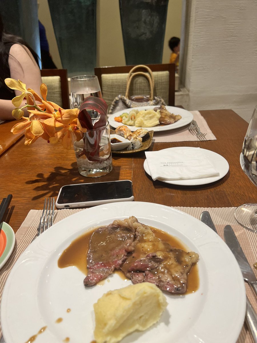 ihrasistible's tweet photo. The Peninsula Manila (220603) https://t.co/6AFYQJBRAM