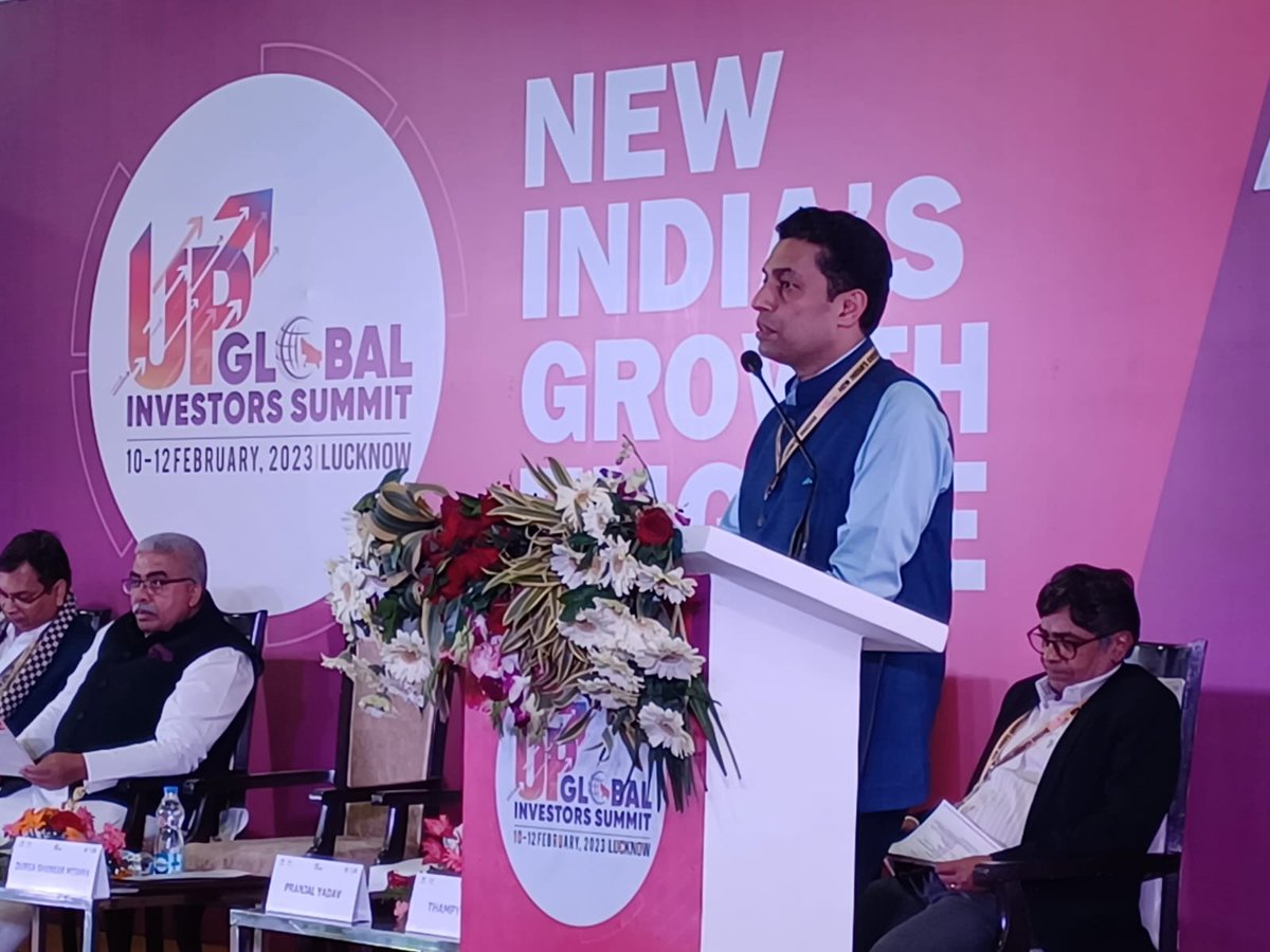 UP_ODOP's tweet image. #GIS23 में #ODOP: एक जनपद एक उत्पाद – Empowering Traditional Industries विषय पर आयोजित विशेष सत्र में श्री @mayurias, निदेशक एवं आयुक्त, उद्योग निदेशालय ने एमएसएमई विकास, ओडीओपी की शुरुआत से अब तक की यात्रा पर प्रकाश डाला।