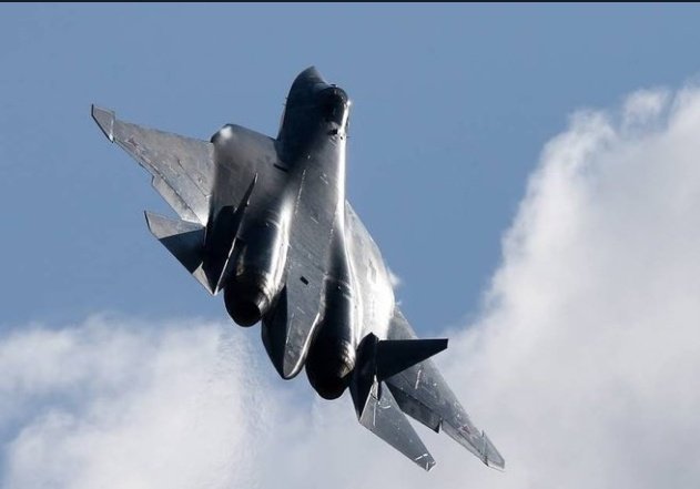 Después de casi 20 años en servicio el mejor avión de #EEUU cumple su primera misión aire/aire al "enfrentar" a un globo, mientras el Sukoy 57 de #Rusia en sus primeros meses derribó un Sukoy 27 Ucraniano a 217 Kilómetros de distancia