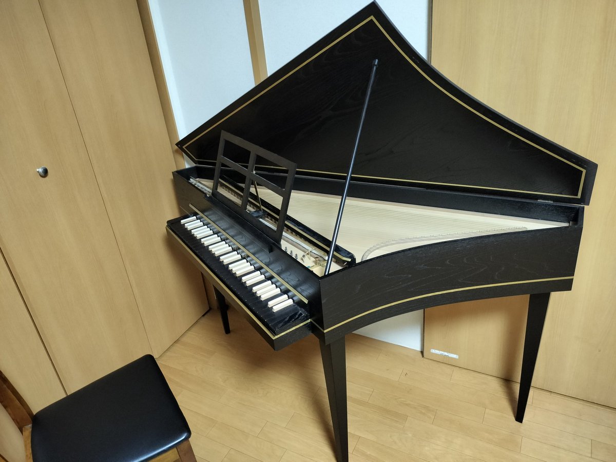 ginzadoremi's tweet photo. スタジオC

10畳のお部屋にシゲルカワイのグランドピアノSK2、小型のチェンバロ(スピネット)、電子ドラム(ローランドTD-17KV-S)が入っております。

広めのお部屋ですので響きが良いです。個人練習はもちろん、合奏等にも使っていただける広さです。

30分800円〜※チケット制レンタルの場合 https://t.co/qBqcsf6vDu