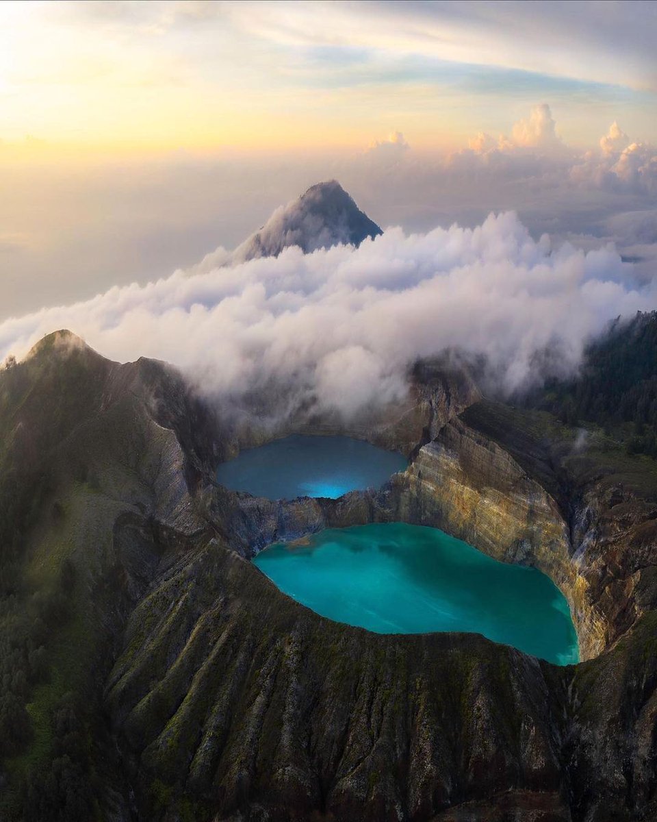 🇮🇩 Le Parc national de Kelimutu en Indonésie ! 
☀️ Très bonne journée à tous ! 🍀

📸  malthezimakoff