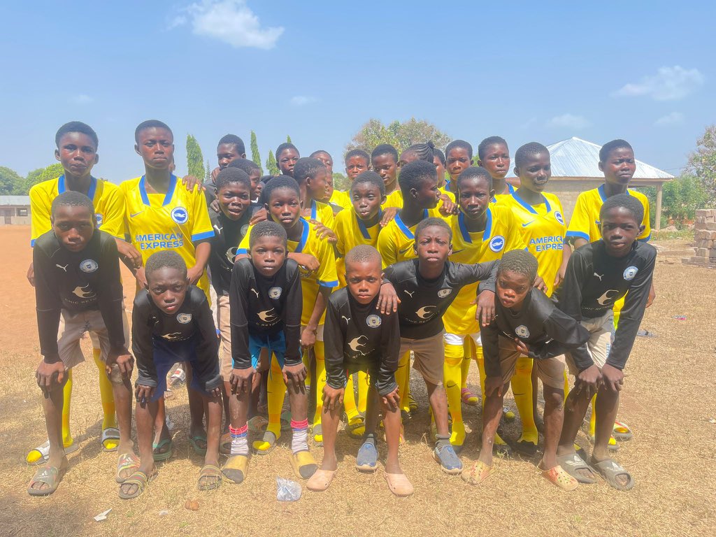 KitAid's tweet photo. Another day another delivery as the first batch of #Brighton&HAFC kits arrive in rural #Ghana
A big thank you to @starlizard_is and to @OfficialBHAFC for their support in helping these teams in #Dwogboi #Kintampo #NewLongoro https://t.co/26QTVDFJTj