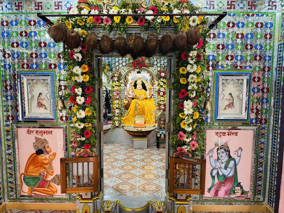 Danta_sarkar's tweet photo. शिवशक्ति धाम , वार्षिक पाटोत्सव 
.
#raghuvirvilla_palace #shivshaktidham #danta_state #danta_sarkar https://t.co/19f3UmvNh9