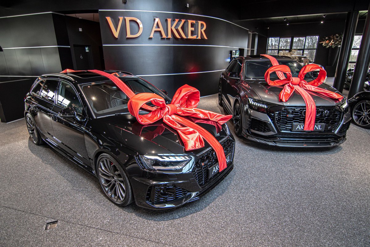 Sold &amp; Delivered! 🎁

#Audi #RS4 B9 #Facelift in Mythoszwart Metallic en een Daytonagrijze #RSQ8 met URBAN AUTOMOTIVE Pakket 🤩

akker.nl