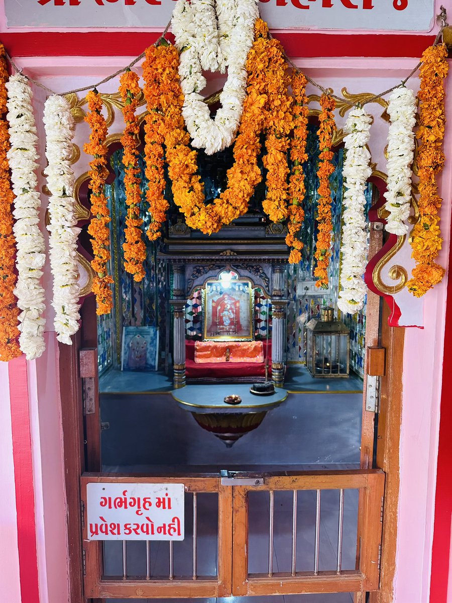 Danta_sarkar's tweet photo. शिवशक्ति धाम , वार्षिक पाटोत्सव 
.
#raghuvirvilla_palace #shivshaktidham #danta_state https://t.co/OGODkVnZ7p
