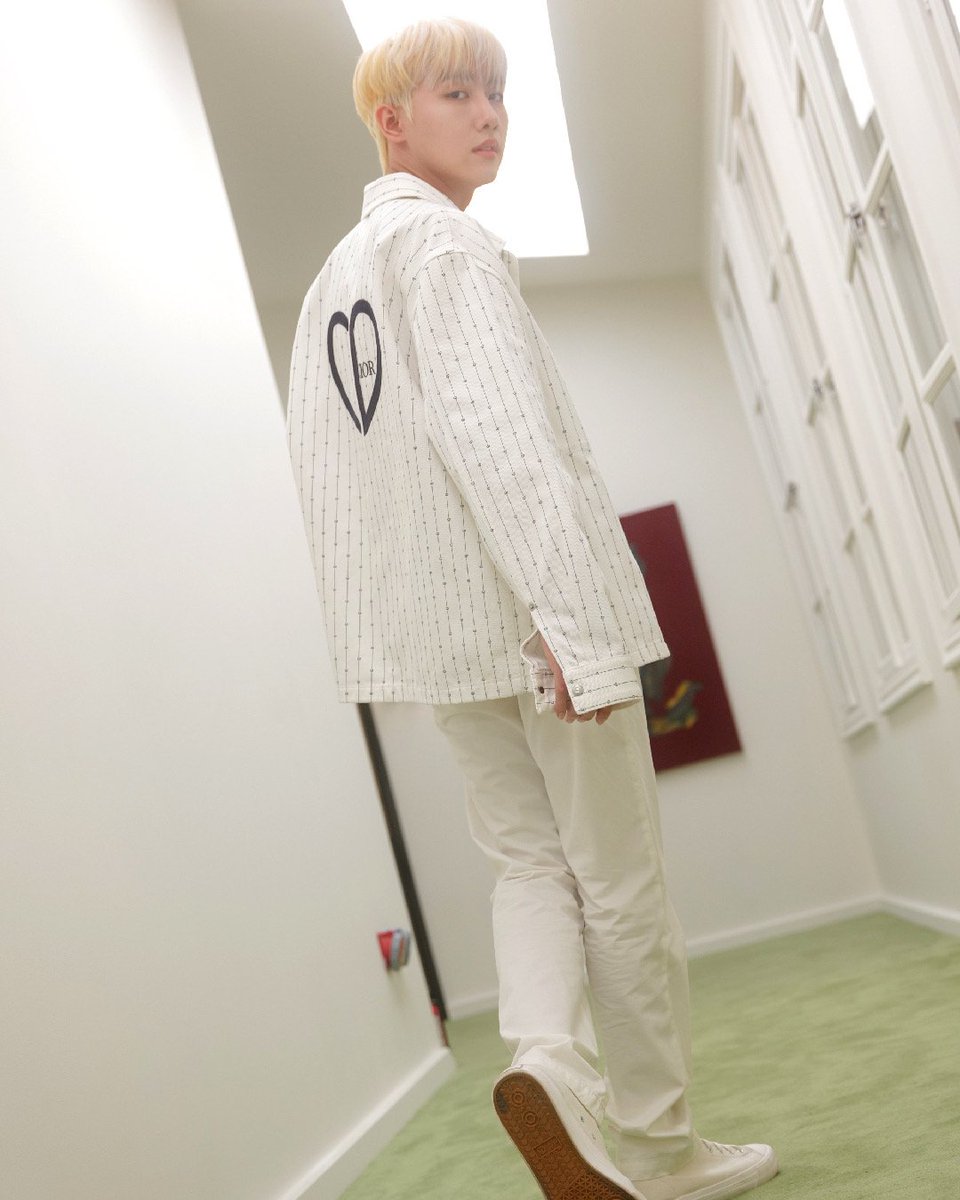 Mmarksiwat tweet media