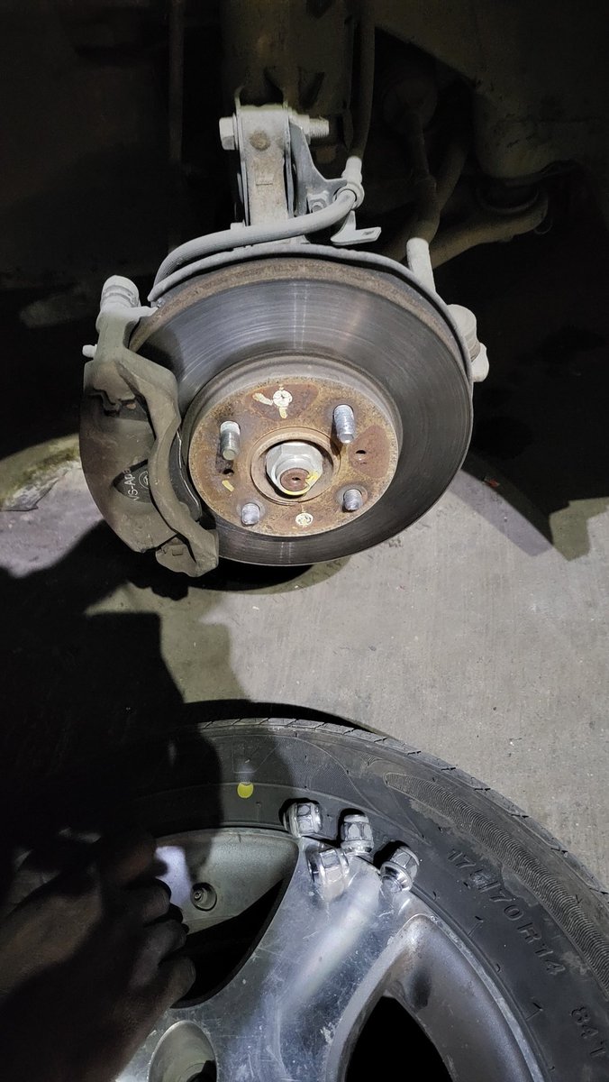 manaktv's tweet photo. @MRFWorldwide Due to unprofessional and careless tyres fitting By #MRF tyres showroom st Lalkothi, Jaipur. I paid 8k to repair for my car. Wrongly fit bolt with force and without balance the wheel properly. Put costumer's life in danger. https://t.co/Y5bBwGSlAv