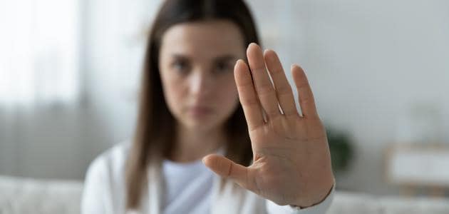 part 2 

2.عدم القيام بأيّ إعلان للخدمة التي تقدها بدون أيّ خبرة ، فبمجرد القيام بإعلانات بدون خبرة ستخسر الوقت والمال بدون أيّ نتائج فعالة . 

3.إستثمر أكبر قدر ممكن من المال والوقت في مجال عملك للحصول على اكبر عدد ممكن من الزبائن .