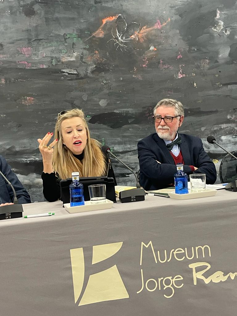 AcademiaAgp's tweet photo. En su intervención, el Dr. Soriguer señala: "¿Qué relación hay entre la selección de pareja y la esperanza de vida? Este libro es un viaje apasionante a lo largo de la historia humana, de cómo se ha ido construyendo la relación de pareja."
@MuseoJorgeRando 
@umadivulga https://t.co/JlIo1vpF97