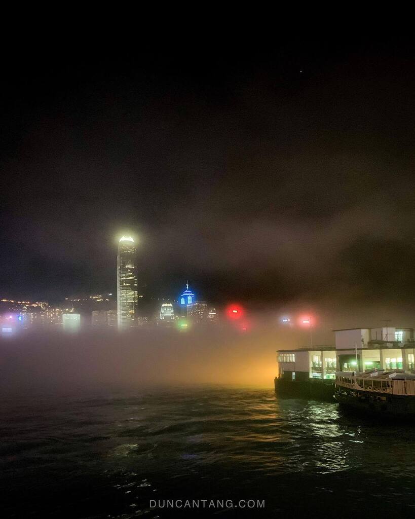 duncantang's tweet photo. Victoria Harbour, Hong Kong. at night, Mist is taking over the city – a magical journey from one corner of Hong Kong to another.

#DuncanTang
#DuncanTangPhotography
#DuncanTangHongKong
•
#HongKong #DiscoverHongKong #AwesomeHongKong #travelphotography… https://t.co/TCRGDRlyxU https://t.co/icjRETR0l5