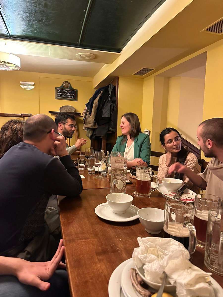 me explaining how to make a real carbonara during our special CHAIR meeting in Wien
<a href="/chair_itn/">CHAIR</a> 
thanks for the wonderful organisation <a href="/Schnuerchlab/">Michael Schnürch</a>