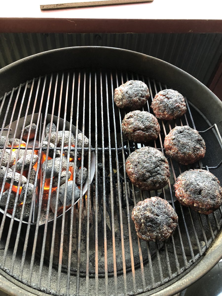 Timtamdzns's tweet image. Cooking 🧑‍🍳