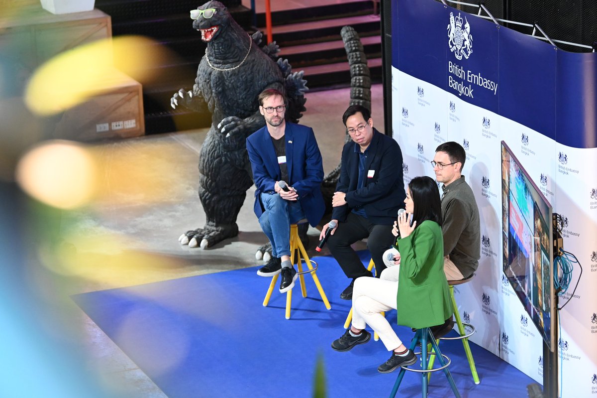 MeticulyGroup's tweet photo. #GlobalEntrepreneurPragramme (GEP) has been helping us open doors to the UK. Our CEO, Boonrat Lohwongwatana, joined a short panel discussion at the #UKScaleupGame event. 

Thank you @ukinthailand for these nice photos :)
#startup #FridayVibes https://t.co/GxzcTrsVei