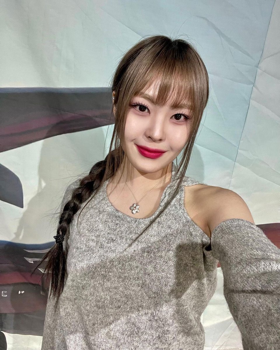 rosyplumm's tweet image. 230210 #로지 인스타그램 💗