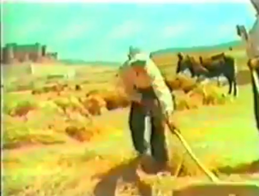 Esto es CUENCA (Carlos Saura, 1958).
Preciosas las imágenes y el texto en la voz de Paco Rabal explicando la provincia y, entre muchas cosas, la siega en Belmonte y el rascacielos de Cuenca en el que viví el año pasado.
Ojo > youtu.be/y87DEtAREus