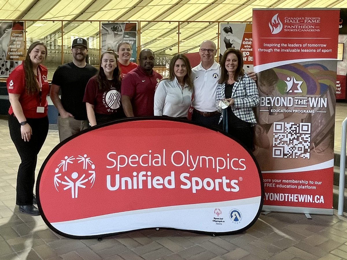 anton_joseph's tweet photo. Hosted Calgary and area schools at the Calgary Unified Sport Student Conference in the morning and in Red Deer for Hockey Alberta EDI committee meetings in the evening! Was surprised to received the Chairperson’s Award for my work in the Equity, Diversity and Inclusion space! https://t.co/mo1ZqXaX8w
