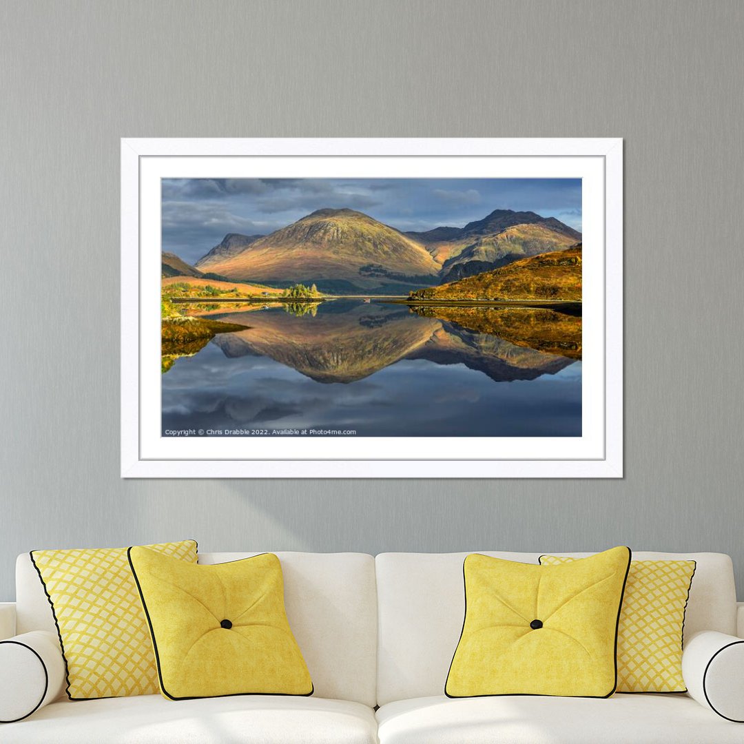 Photo4mecom's tweet image. Bring the beauty of Scotland's Highland to your home with this stunning framed print of a sunset reflection on Loch Long, captured by photographer Chris Drabble. Save 10% with code VALENTINE23! #WallArtLovers #LochLong #SunsetReflection. Shop now: zcu.io/pwxN