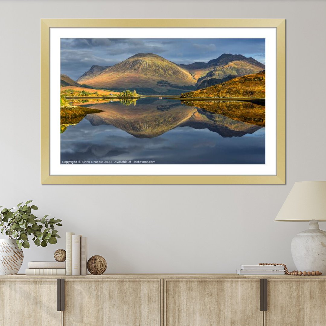 Photo4mecom's tweet image. Bring the beauty of Scotland's Highland to your home with this stunning framed print of a sunset reflection on Loch Long, captured by photographer Chris Drabble. Save 10% with code VALENTINE23! #WallArtLovers #LochLong #SunsetReflection. Shop now: zcu.io/pwxN