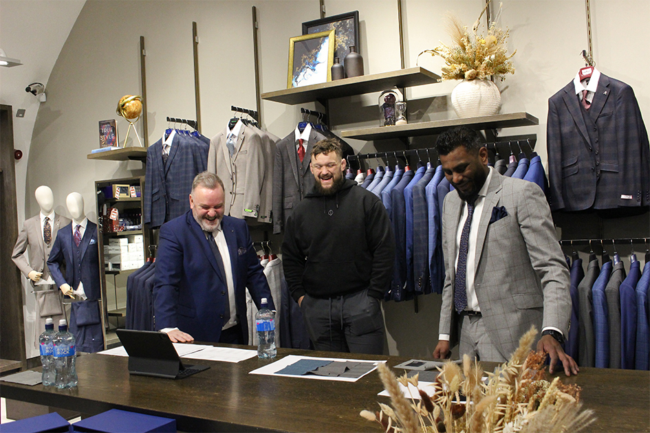 Bestmenswear's tweet photo. Someone tell these three Made to Measure is no laughing matter... 🧵🪡
We caught up with #AndrewPorter to make something really special before the 6 Nations Campaign kicked off! ☘️
#BestMenswear #TailorsOfConfidence #WeDressHeroes #6NationsRugby #IRFU #LeinsterRugby https://t.co/ykWPufIhwM