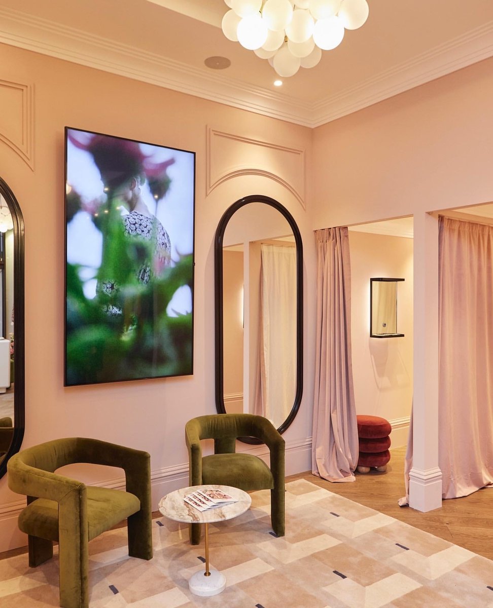 BatterseaPwrStn's tweet image. New opening alert! ⚡ 

It’s time to start shopping for your new season wardrobe as British womenswear label ME+EM has landed in Turbine Hall A. The stunning new boutique offers versatile pieces for work, weekend and everything in between.

#BatterseaPowerStation #MEANDEM