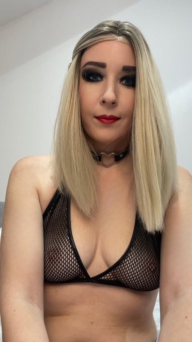 Have a sunny weekend 😘☀️🍓 https://t.co/0DxVscQtxF
