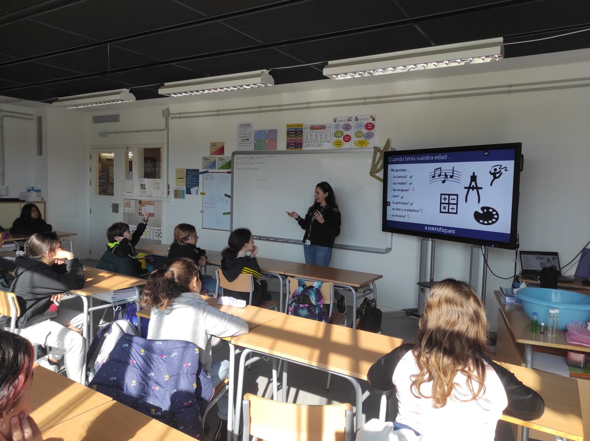 Echavarren_Lab's tweet photo. 📸@tania_medina97 @OgallaGala and Dr. Imma Escofet @Echavarren_Lab participated in the 5th #100tífiques edition to encourage children to continue asking questions and finding answers 🙂🧪⚗️👩‍🔬  #DiaDonaiNenaEnCiencia #11F #WomenInSTEM
@_BIST @fundaciorecerca @ICIQchem #chemtwitter https://t.co/jE49GQmmdQ
