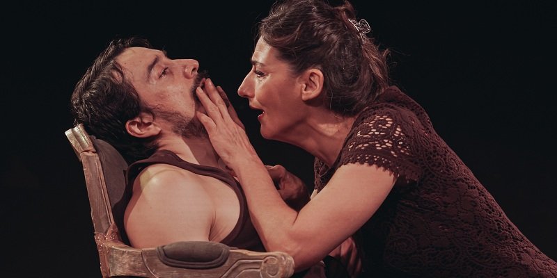 #Teatro #Recomedación 
'Neva' de La Cantera exploraciones teatrales en El Umbral de Primavera.
Trabajo actoral formidable y buen texto. Reflexión de época en torno al teatro sobre la actriz Olga Knipper y otros dos actores. Sobrevuela la figura d Chéjov, los zares y la revolución
