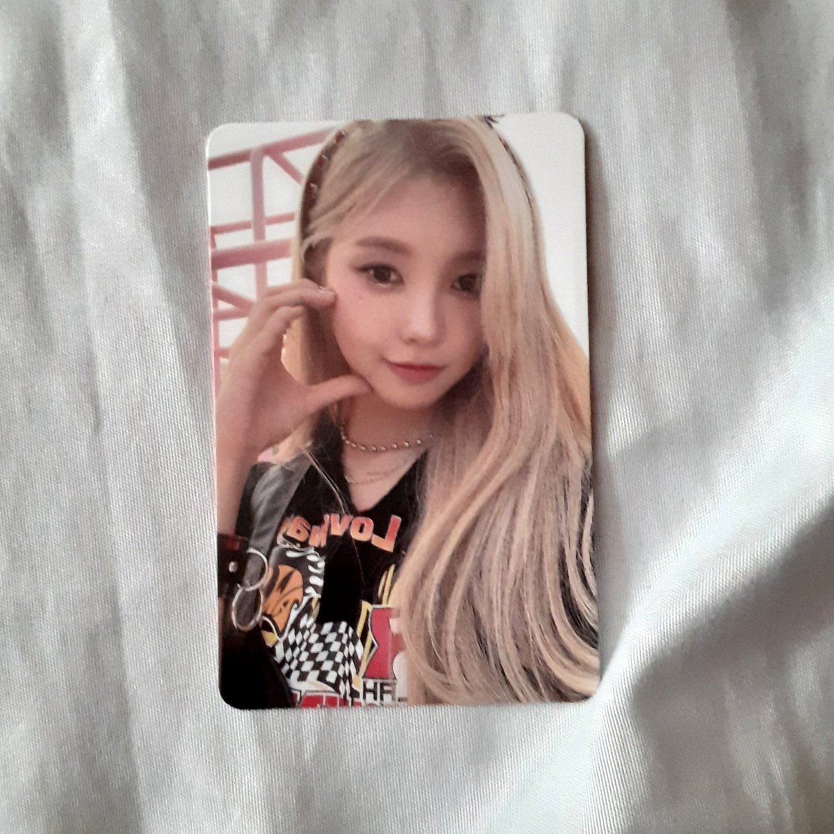 vvonderwon's tweet photo. wts lfb kep1er ph

> sold as tingi (good condi, onhand)
> 100 php (prio payo) + pf (25) + sf 
> mop : gcash
> mod : direct jnt

dayeon kep1er half heart https://t.co/QbEbw62r6W