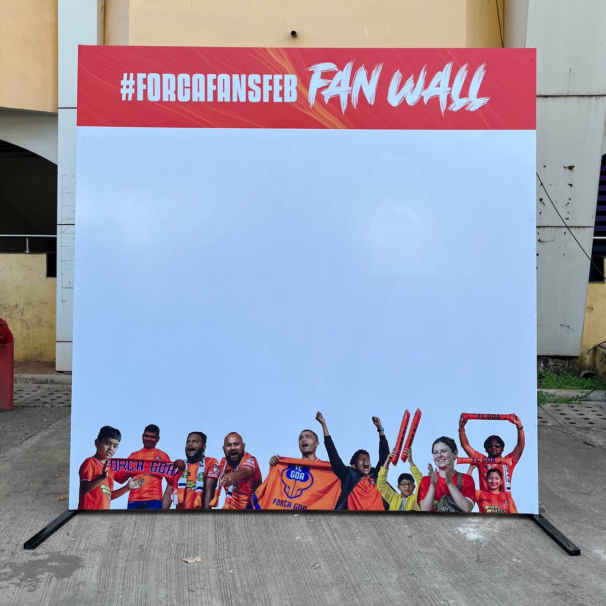 FCGoaOfficial's tweet photo. Speak your hearts out, and let the boys know how you feel about them 🧡

Visit the North or East concourse area to pen down your messages for the players and team ✍🏻

#ForcaFansFeb #ForcaGoa #UzzoOnceAgain #FCGMCFC https://t.co/S0ZbvY3Zyp