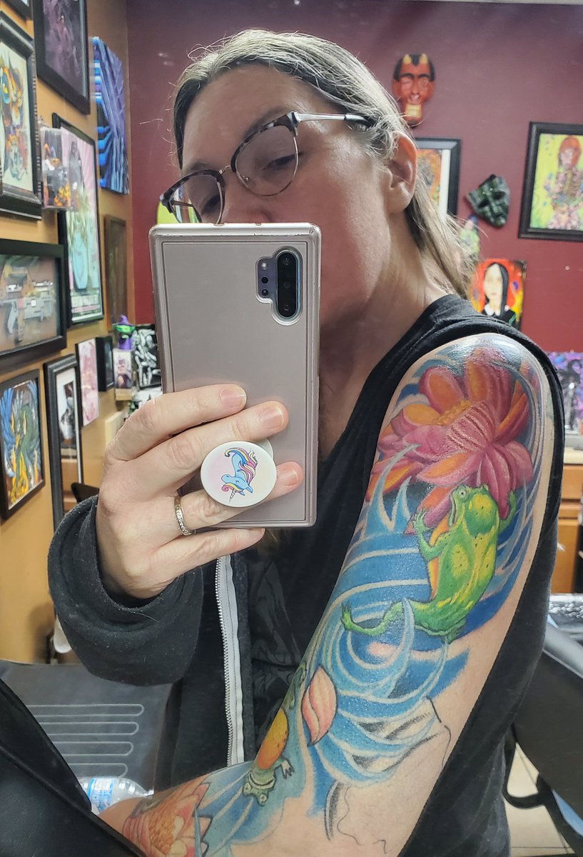 piqtale's tweet photo. More work done on sleeve 💜 it's been good to get back to it .... https://t.co/aRQ2hzB8fL