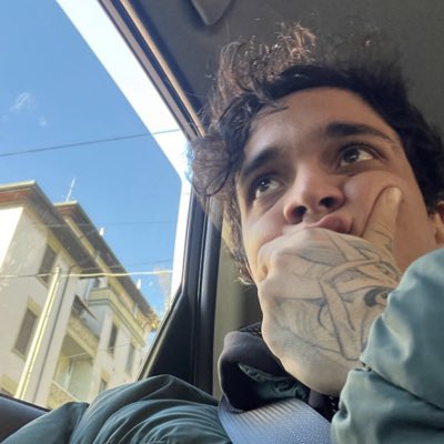 dangervtae's tweet photo. troppo mio il vincitore per me sei tu anche se da allenatrice del fantasanremo devo dire io delusa #NuovaFotoProfilo https://t.co/R43V7h6rLP