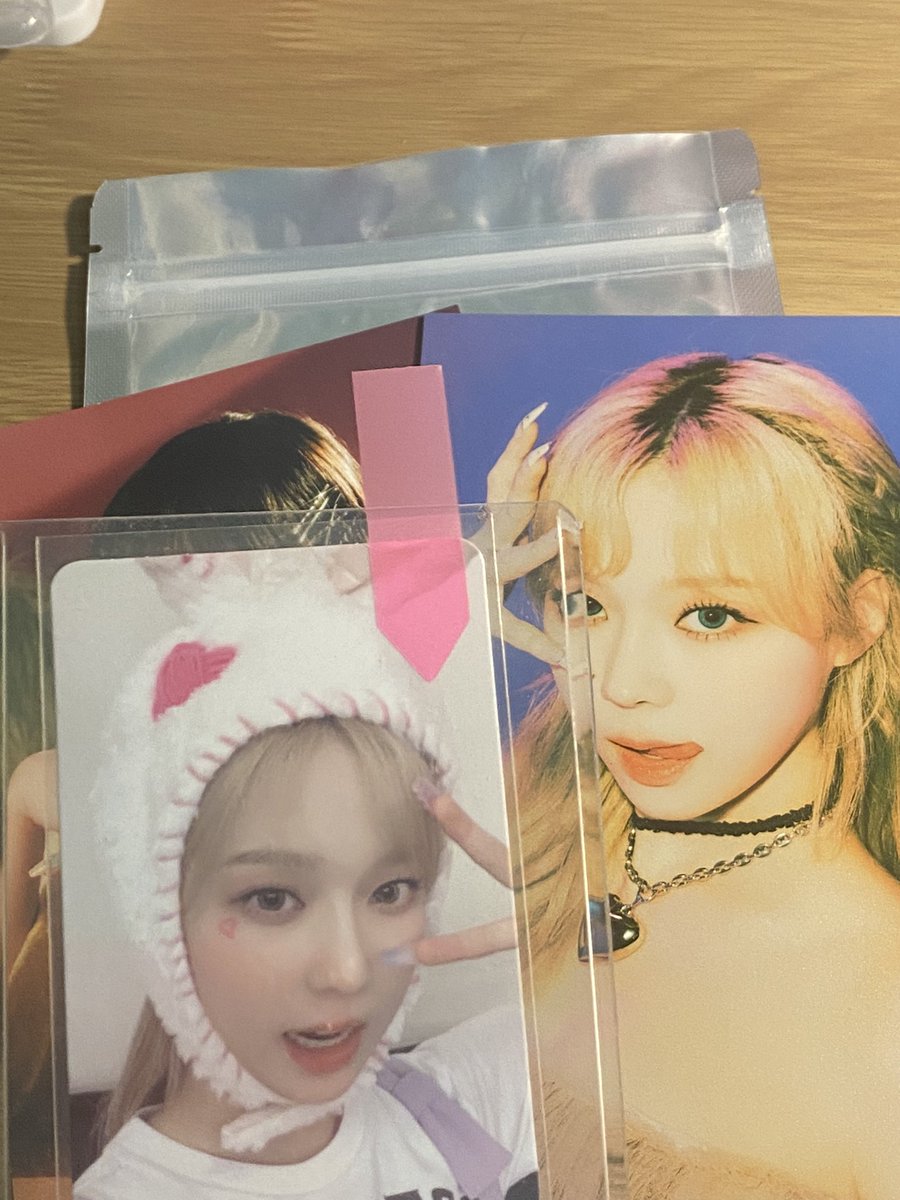 winffles's tweet photo. — 🧸; #roribuys ┆ ° ♡ • ➵ ✩ ◛ °
 
wait lang naiiyak ako HAHAHA, tysm to the highest power @97colls 🥺. grateful sa freebie postcard omg di ako nag expect, ang hirap naman bitawan neto 😭, ganda ng condi! Sa susunod naman po 🥺

#ty97colls
︵‿︵‿୨♡୧‿︵‿︵ https://t.co/A27GQMauVM