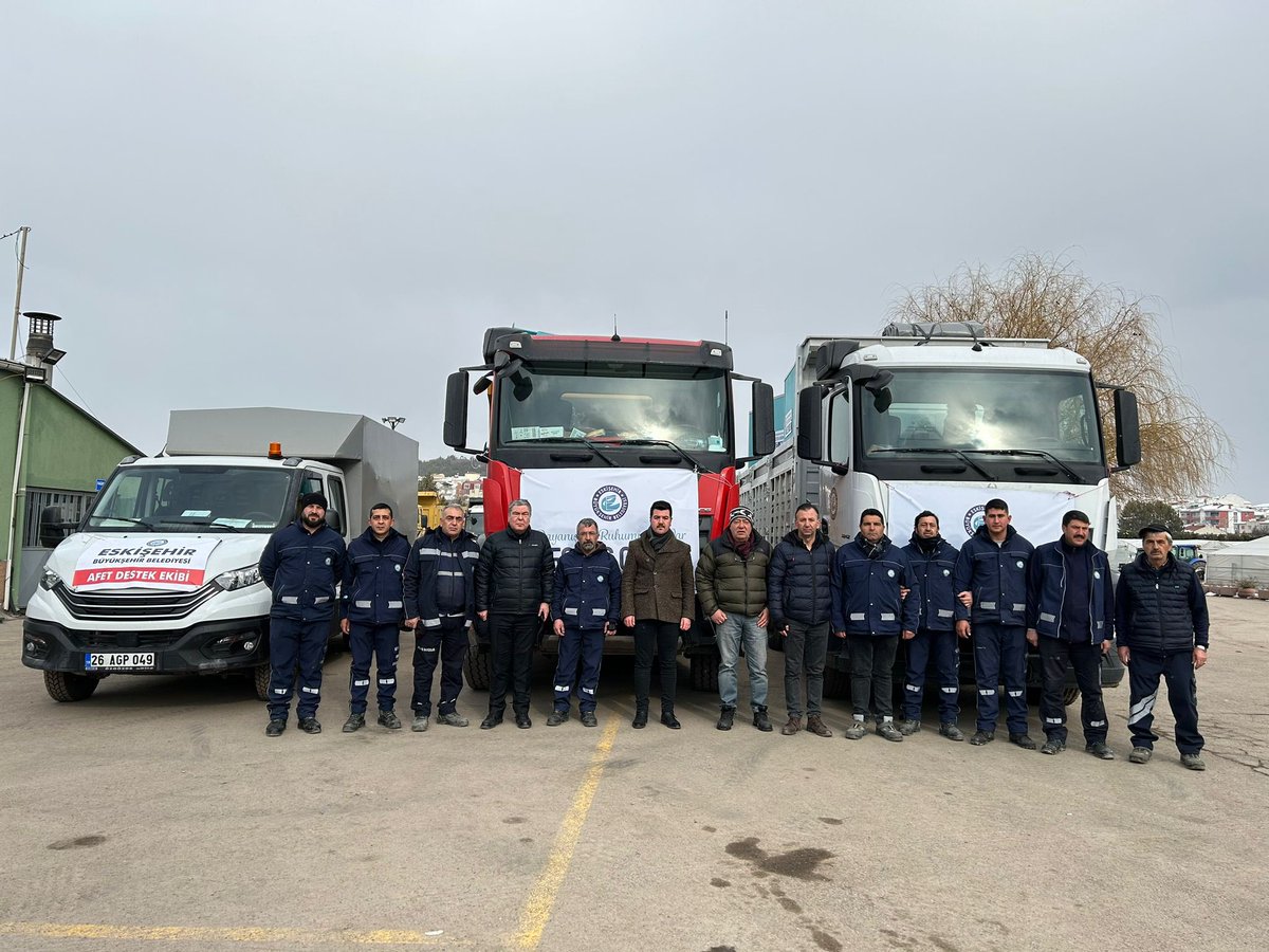 Park ve Bahçeler atölyelerimizde üretilen seyyar tuvaletler ile İMAR AŞ iştirakimizin ürettiği deşarj alt yapı malzemelerinin ilk sevkiyatını deprem bölgesine ulaşmak üzere yola çıkardık.

Seyyar tuvalet konusundaki üretimlerimiz atölyelerimizde devam ediyor.