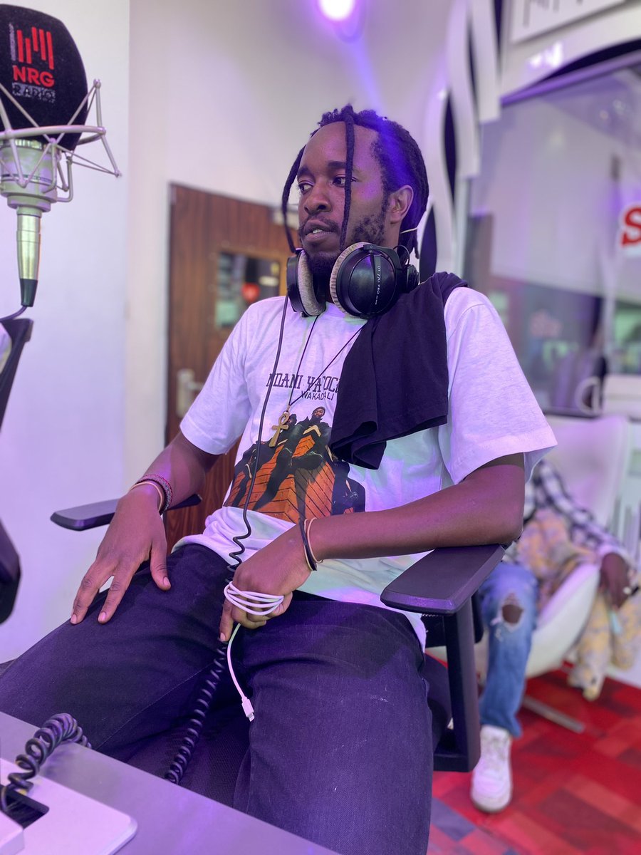 NRGRadioKenya's tweet photo. @sewersydaa from wakadali, ni lyric gani yake unapenda sana๐ฅณ๐ฅณ #NrgPlug #NrgWeekend https://t.co/HqU4qAvcYu