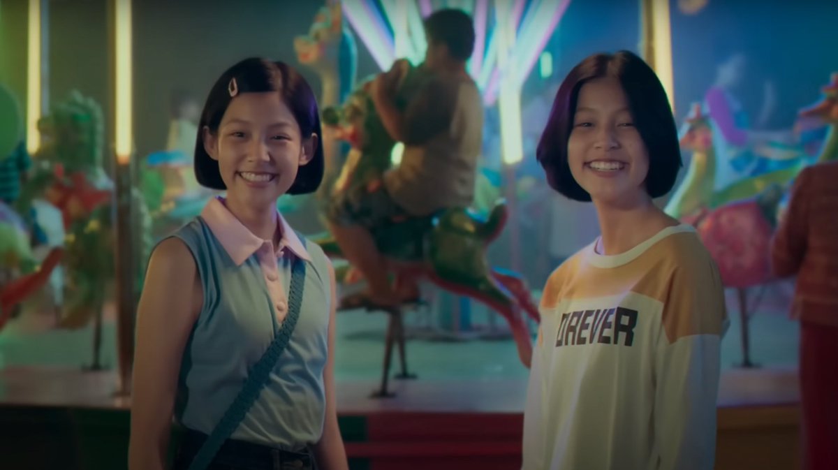 พอนึกถึงฝาแฝดในหนังไทยแล้วก็เพลินกับการดูชื่อแต่ละคู่มาก เช่น แพนด้า-แพนเค้ก, พิม-พลอย, คุ้ง-เค, เอพริล-เมย์-จูน, อร-แอม, อู๊ด-แอ๊ด, เอ-บี บลาๆๆ ล่าสุดก็ ยู-มี #เธอกับฉันกับฉัน
