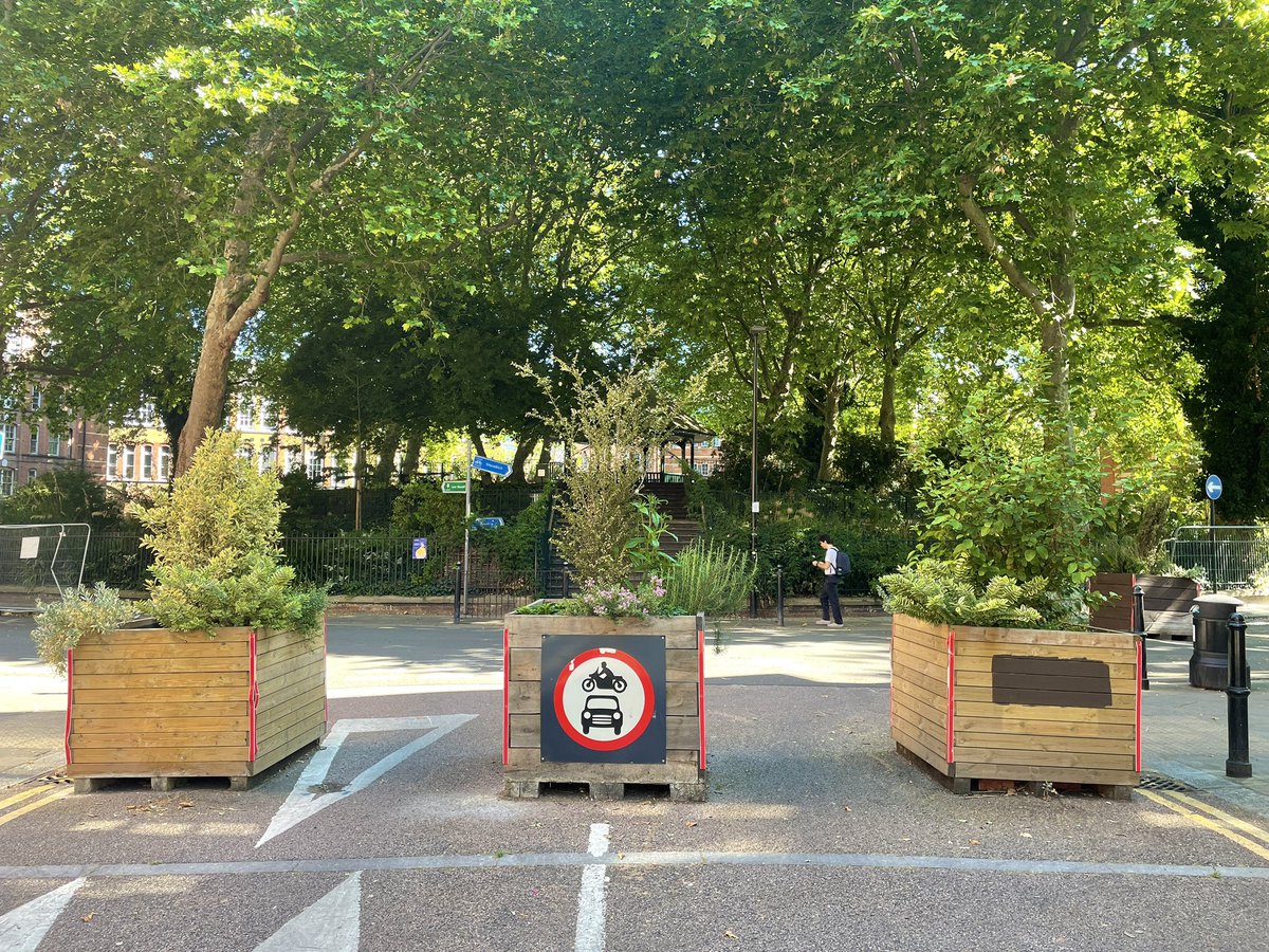 Police urge against scrapping low traffic neighbourhood, saying it reduces crime;
Met highlights big fall in anti-social behaviour in Tower Hamlets area where council wants to ditch Liveable Streets scheme (consultation ends tomorrow, link in article)
road.cc/299245