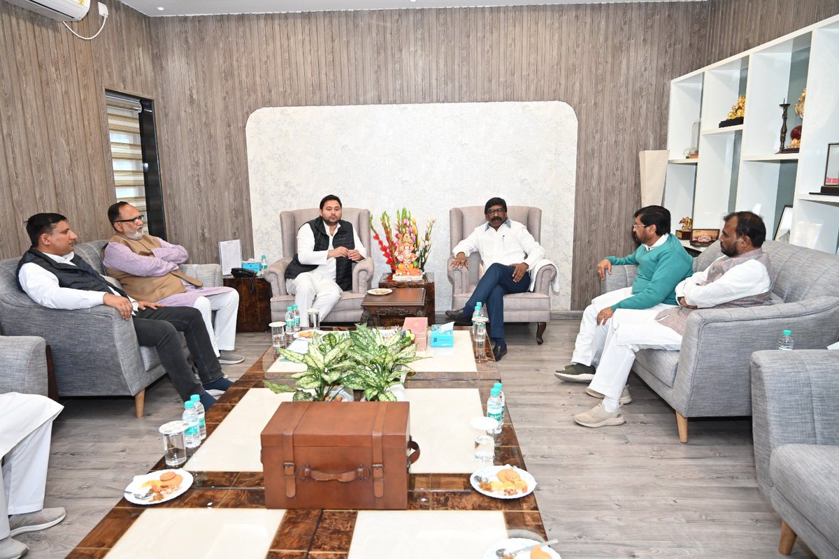 yadavtejashwi tweet picture