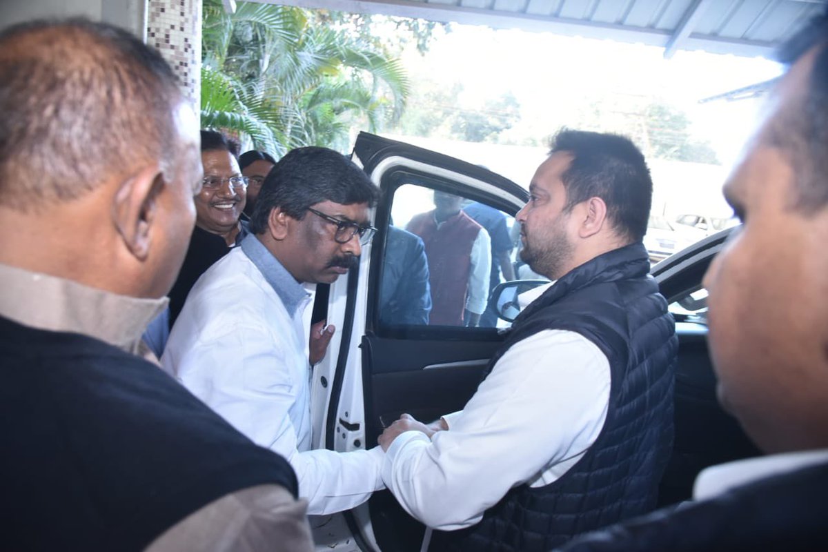 yadavtejashwi tweet picture