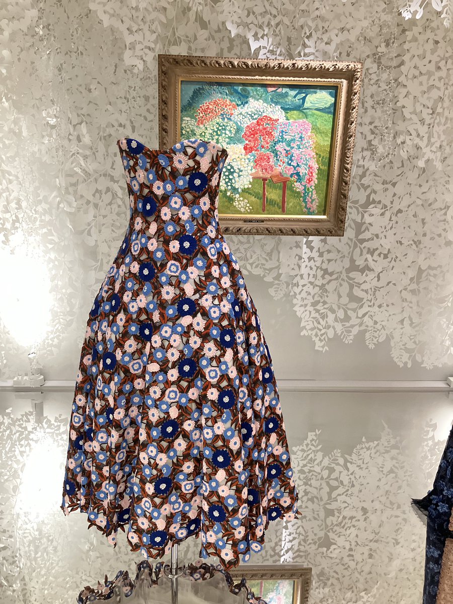 「その5まだまだいっっぱい展示されてました。あとカオスなバッグ写真撮り忘れた 」|海平かめのイラスト