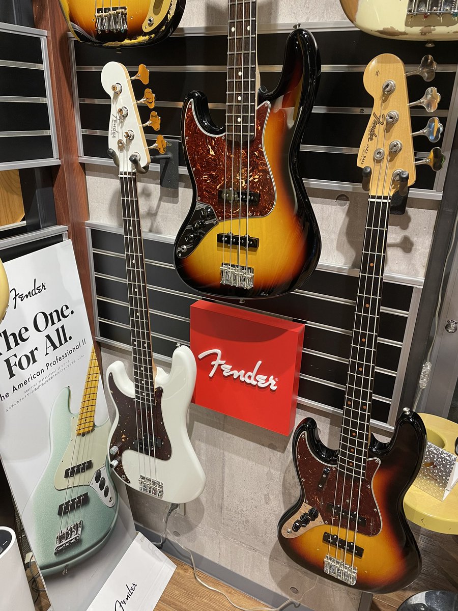 ベースサイド左の強打者達😏
#fendercustomshop