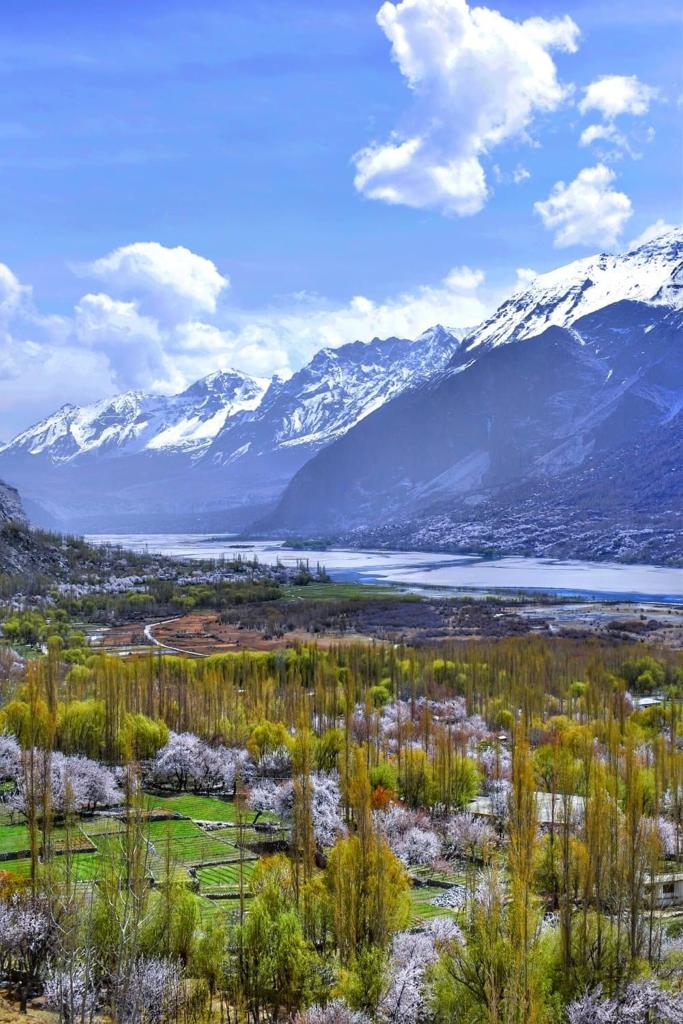 APlannersPak's tweet photo. The proud moment when you come to know that your country is the beautiful country in the world.
Adventure Planners Pakistan | Travel &amp; Tour agency in pakistan
#ProudToBePakistani #beautifuldestinations #beautifulplacestovisit #azadkashmirtour #hunzavalley #SkarduValley #gilgit https://t.co/6kVlpey2Cp