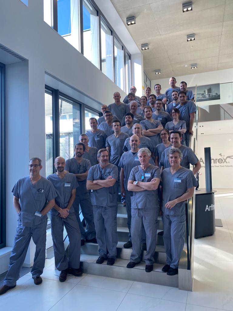 artrogal's tweet photo. Semana cargada de eventos. Comenzamos en Múnich 🇩🇪 con un curso avanzado de cirugía de hombro con @Arthrex. Asistentes de alto nivel de toda 🇪🇦 https://t.co/ns91KIzFsB