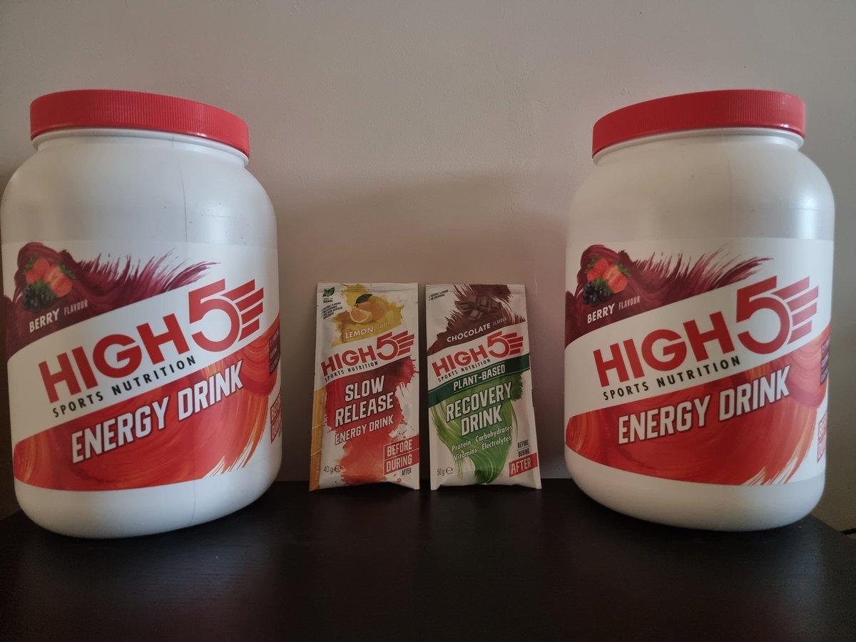 HamptonCycling's tweet image. This should keep me going for a while. Next day delivery and some sample sachets, thanks @HIGH5Nutrition . HWCC members receive 40% discount on any High5 products and the club also receive 10% cashback. Visit meetup.com/hampton-wick-c… to ride with us. #high5fuelled #high5sports