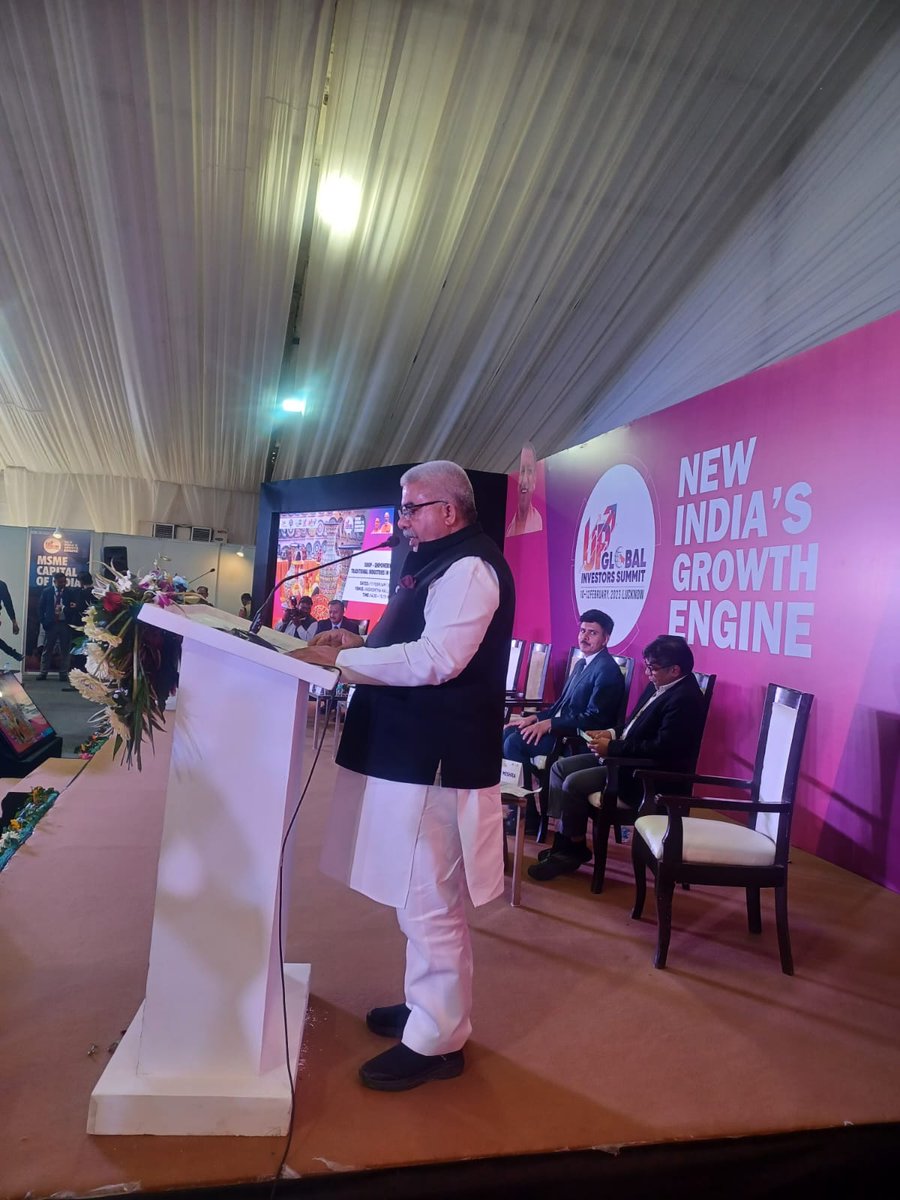 UP_ODOP's tweet image. #GIS23 में #ODOP: एक जनपद एक उत्पाद – Empowering Traditional Industries विषय पर आयोजित विशेष सत्र में कैबिनेट मंत्री श्री राकेश सचान ने परंपरागत उत्पादों के विकास एवं विपणन में उत्तर प्रदेश सरकार द्वारा चलाए जा रहे कार्यक्रमों से अवगत कराया व ओडीओपी के महत्व पर प्रकाश डाला।