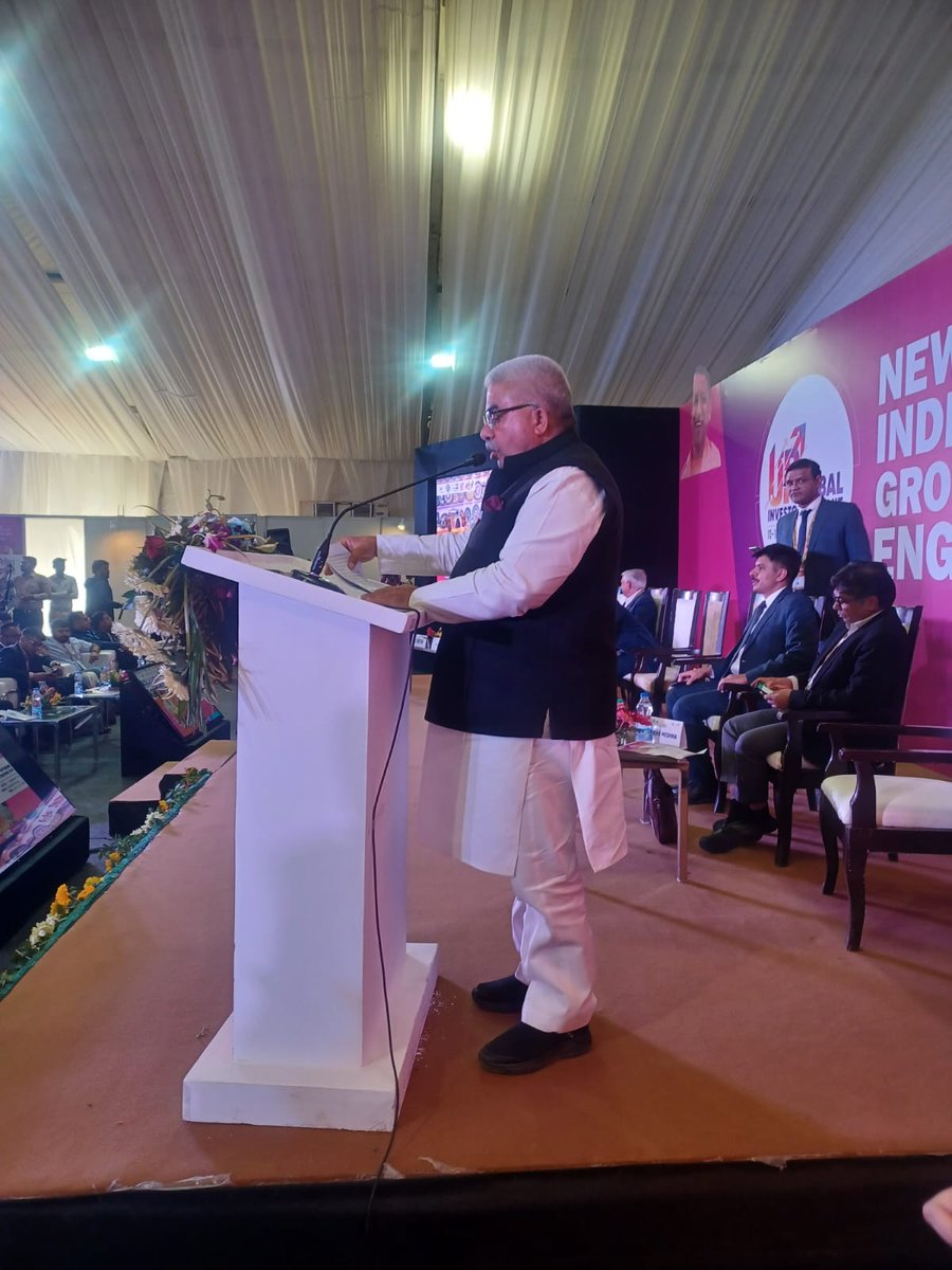 UP_ODOP's tweet image. #GIS23 में #ODOP: एक जनपद एक उत्पाद – Empowering Traditional Industries विषय पर आयोजित विशेष सत्र में कैबिनेट मंत्री श्री राकेश सचान ने परंपरागत उत्पादों के विकास एवं विपणन में उत्तर प्रदेश सरकार द्वारा चलाए जा रहे कार्यक्रमों से अवगत कराया व ओडीओपी के महत्व पर प्रकाश डाला।