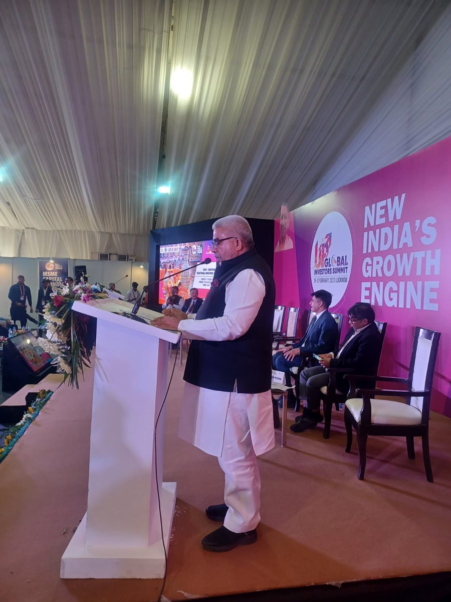 UP_ODOP's tweet image. #GIS23 में #ODOP: एक जनपद एक उत्पाद – Empowering Traditional Industries विषय पर आयोजित विशेष सत्र में कैबिनेट मंत्री श्री राकेश सचान ने परंपरागत उत्पादों के विकास एवं विपणन में उत्तर प्रदेश सरकार द्वारा चलाए जा रहे कार्यक्रमों से अवगत कराया व ओडीओपी के महत्व पर प्रकाश डाला।