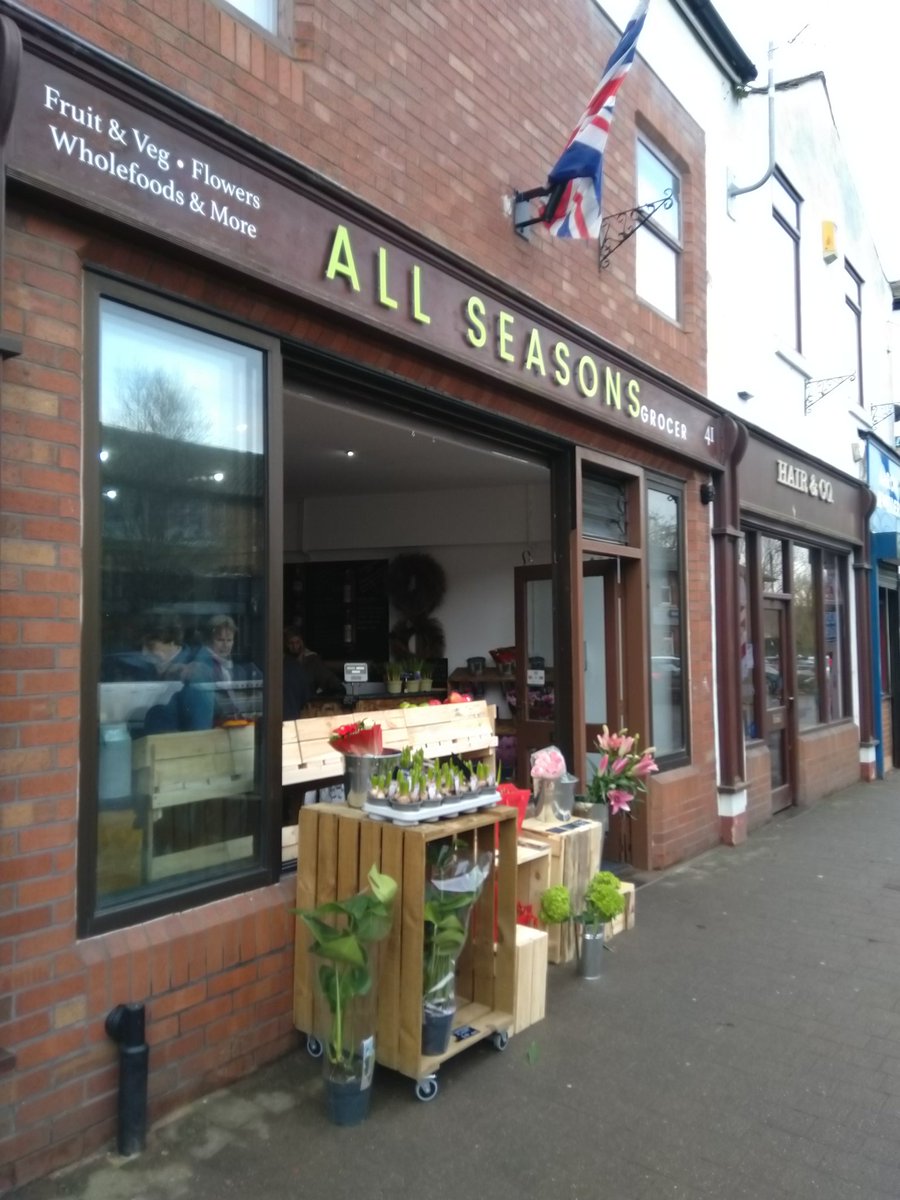 HaltonHour's tweet photo. A proper grocer has just opened on Runcorn Church Street - it looks amazing!
#HaltonHour #ProperFood hurrah! https://t.co/D2YFY8ab8a